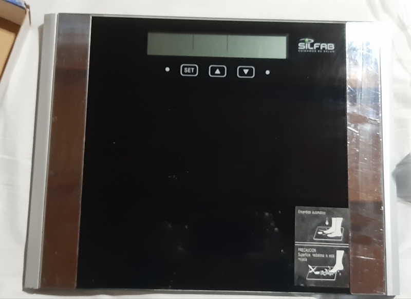 Balanza Silfab digital hasta 200kg índice de grasa corporal